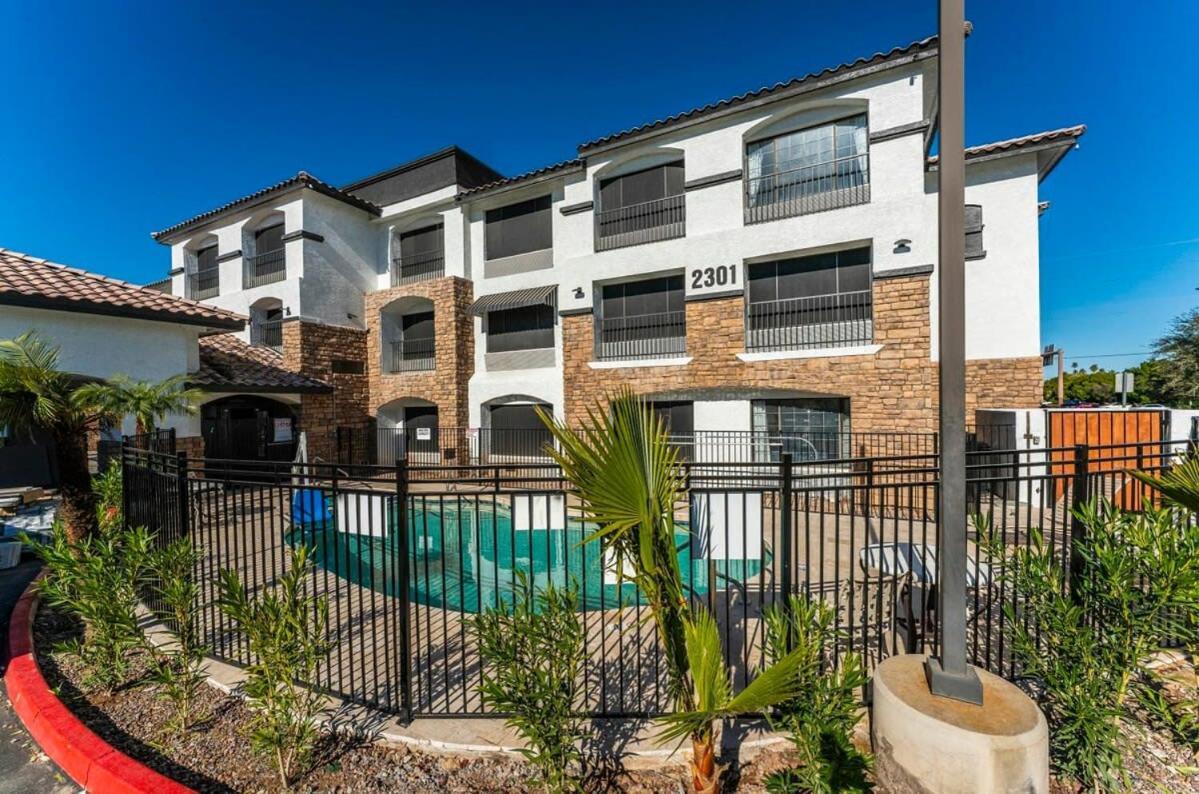 Tempe Studio Apartment Two Full Size Beds Exterior foto